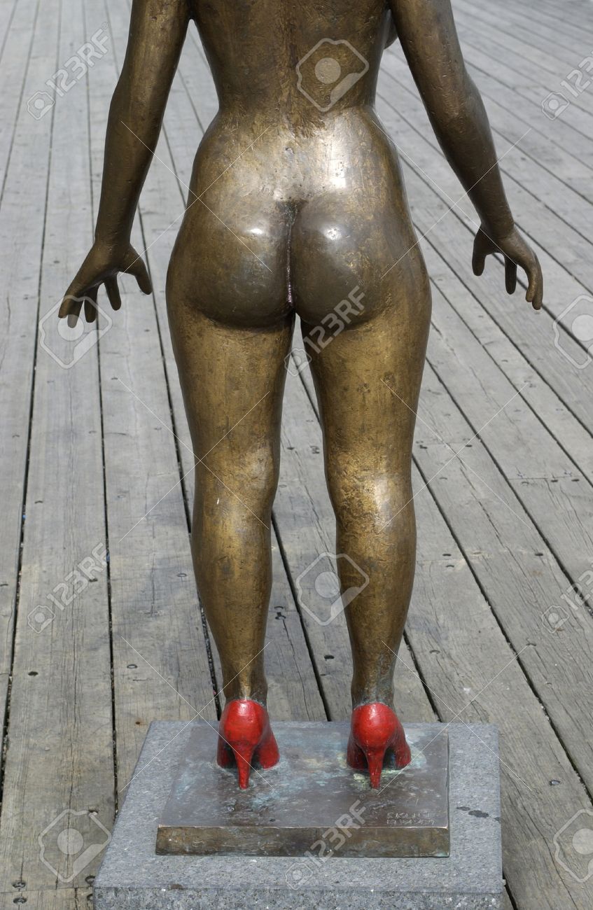 趣向倶楽部　直立ヌード NAKED - アダルト写真集・雑誌☆パーフェクトWiki