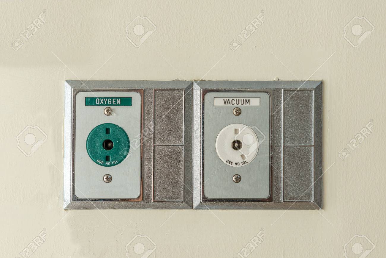 Oxigeno Y Tapon De Vacio En La Pared Del Hospital Equipo Medico