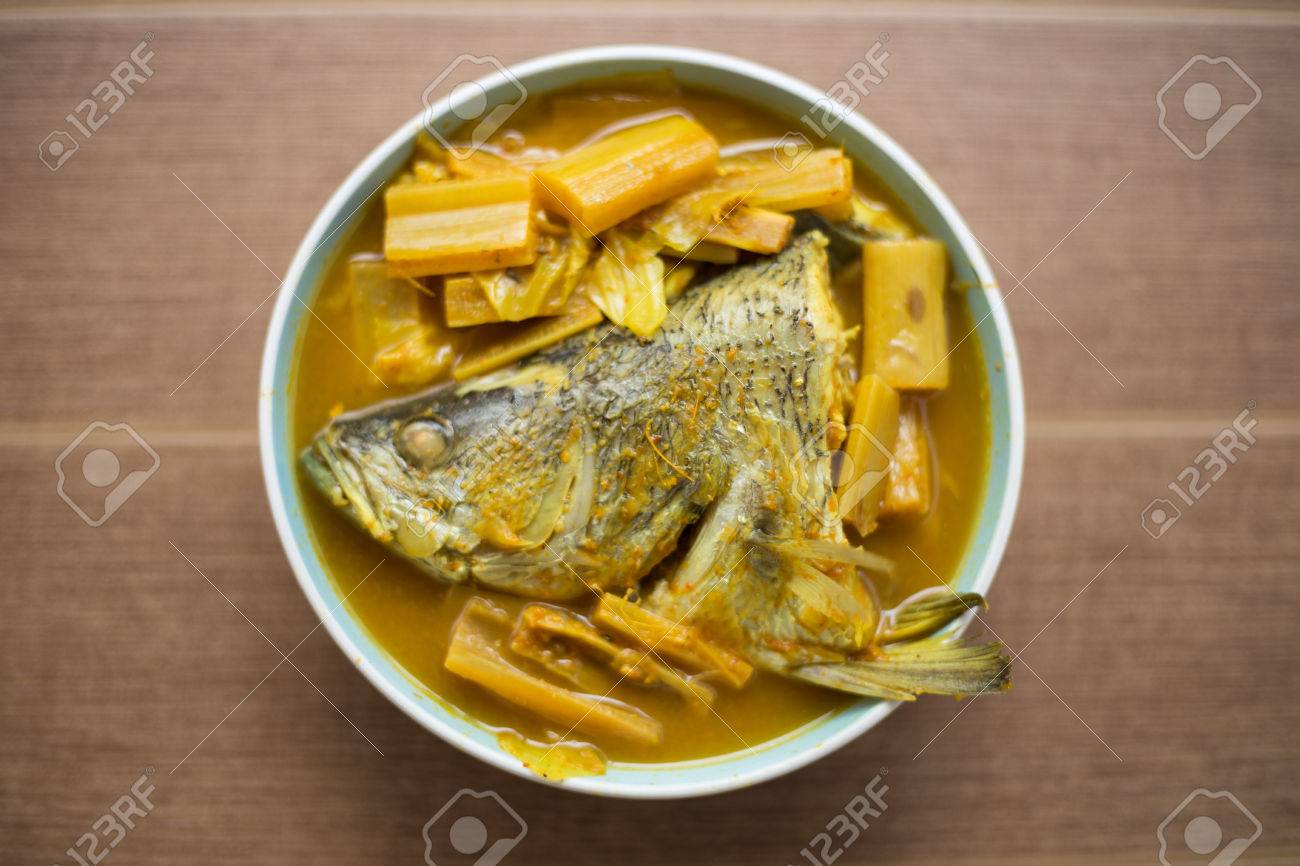 魚と野菜バナナの茎の酸っぱいスープのタイ料理 の写真素材 画像素材 Image 2776