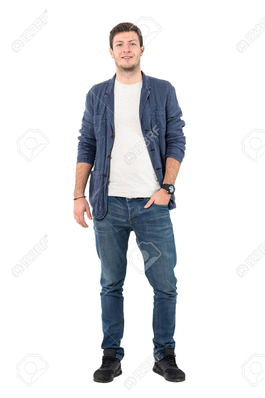 Hombre Sonriente Feliz En Jeans Y Camisa De Mezclilla Con La JEANS BLANCOS CON CAMISA DE MEZCLILLA | Camisas de mezclilla