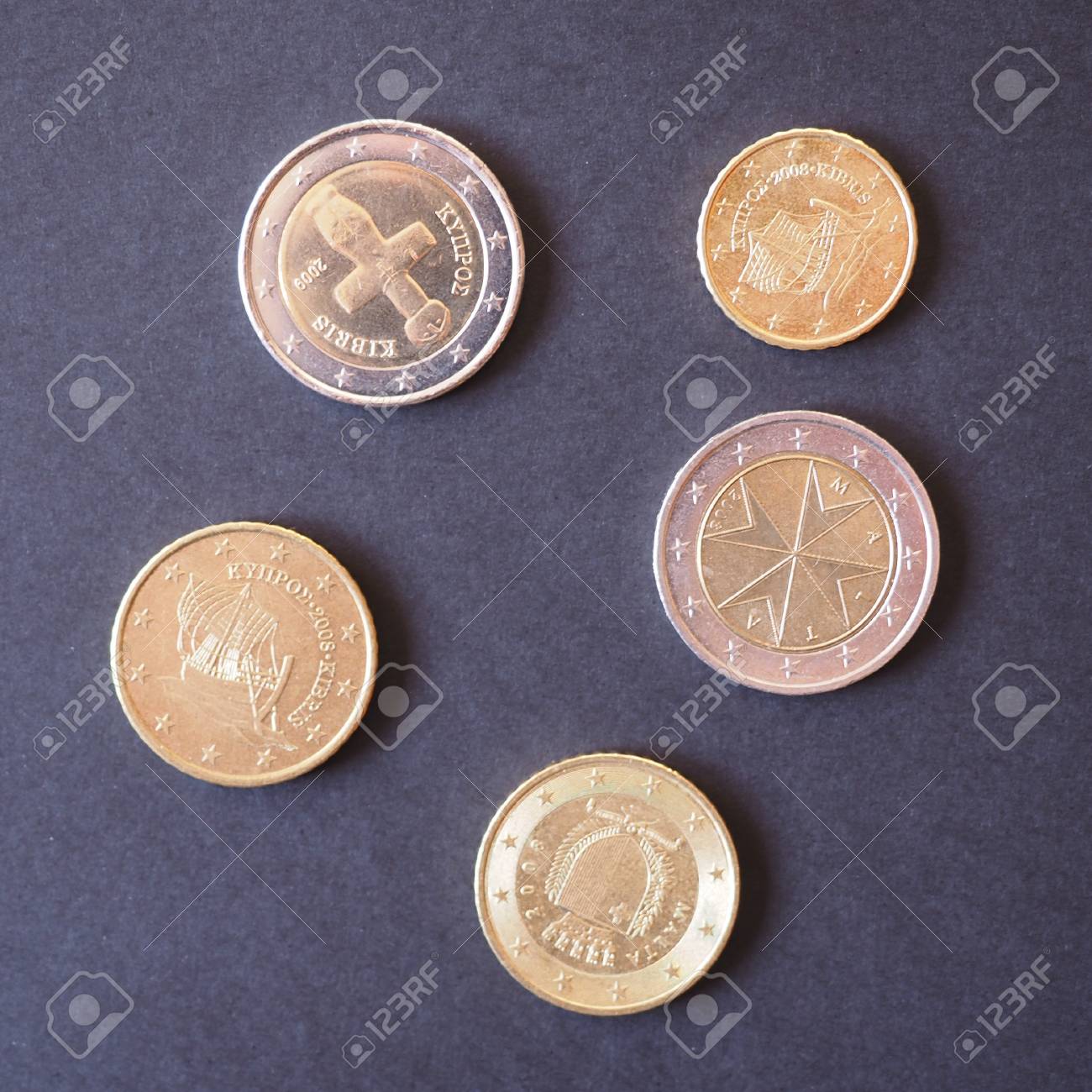 マルタとキプロスの EU の法定通貨からユーロのユーロ硬貨の写真素材・画像素材 Image 48342480