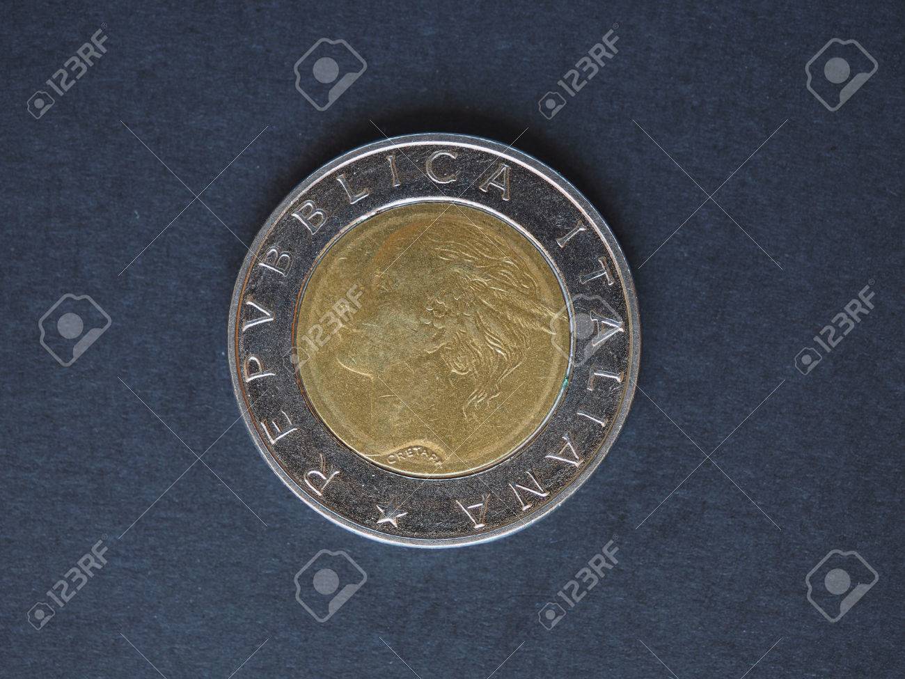 500 のイタリア リラ (ITL) コイン、通貨のイタリア (IT) - 裏面の写真素材・画像素材 Image 64645985