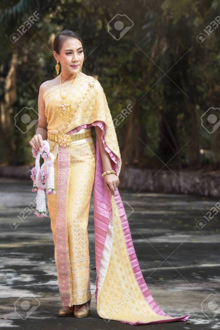 thai style wedding dress