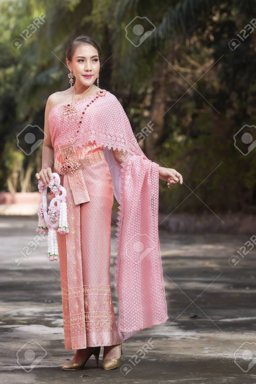 thai style wedding dress