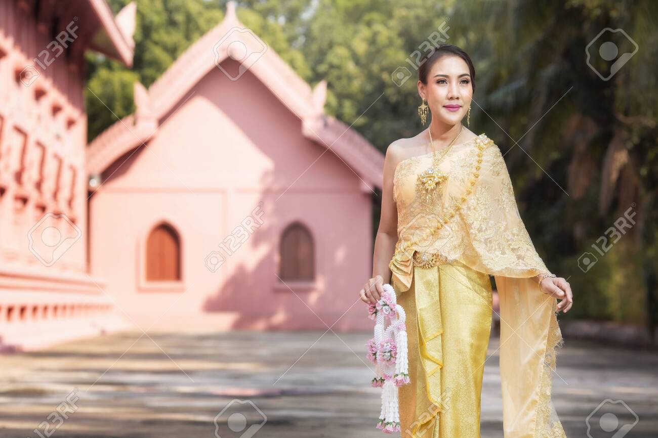 thai style wedding dress