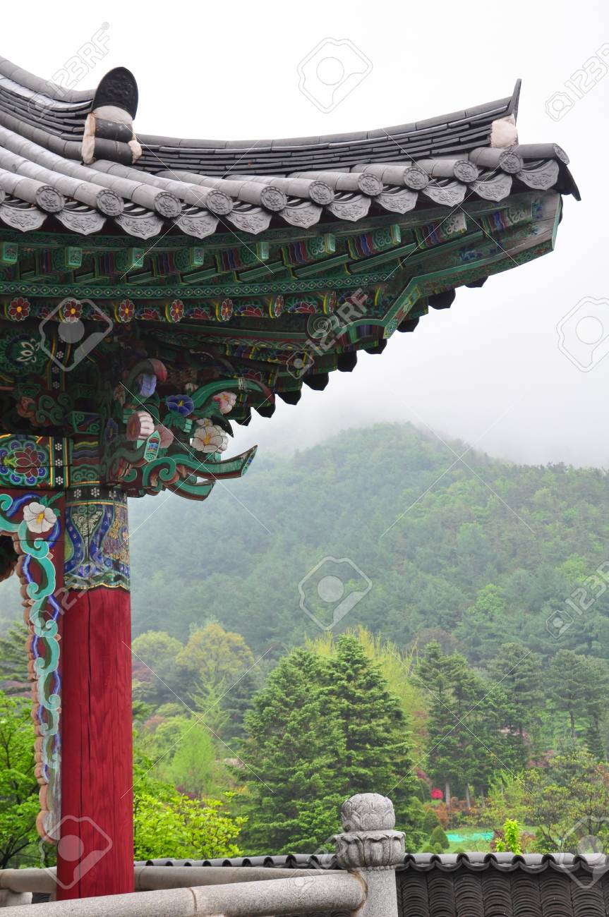 韓国の Wowoojongsa 寺で美しい景色 の写真素材 画像素材 Image