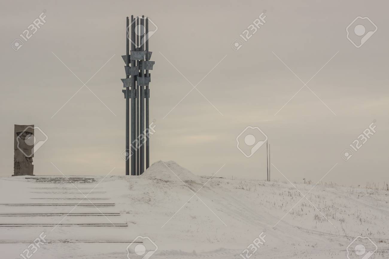 タンネンベルクのフィールド 1410 歴史的な場所のドイツ兵士と軍の戦いを磨くとき 冬時間 の写真素材 画像素材 Image