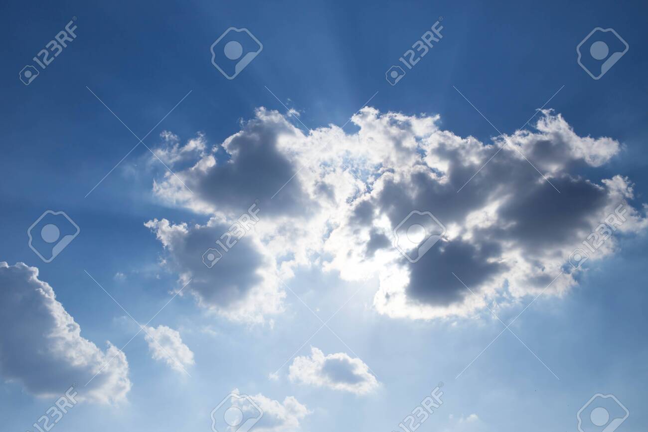 晴天の日のイメージの背景の青い空 の写真素材 画像素材 Image 晴天の日のイメージの背景の青い空 の写真素材 画像素材 Image