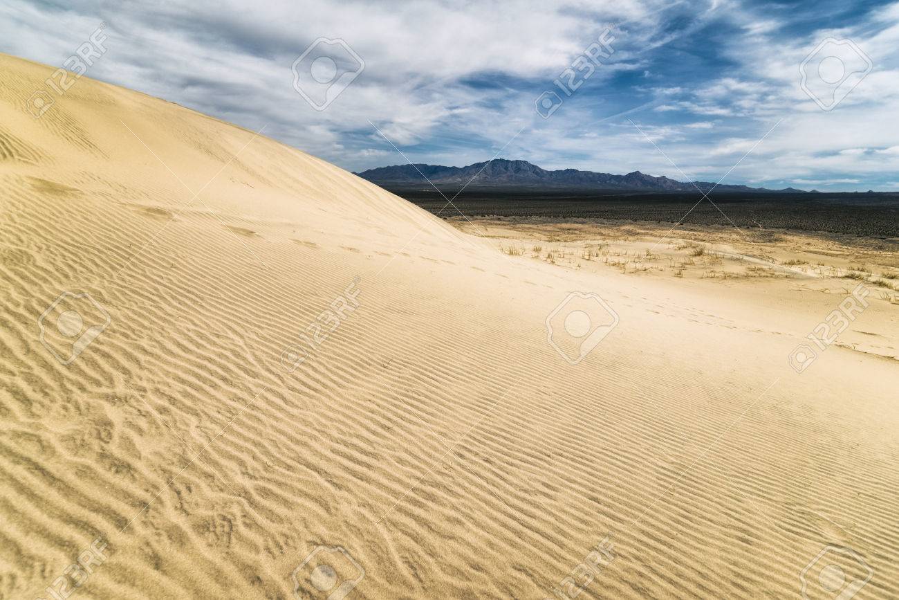 カリフォルニア州モハーベ砂漠の砂丘 の写真素材 画像素材 Image