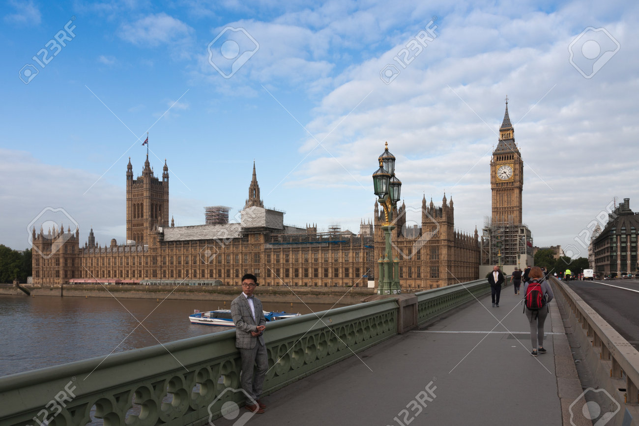 Westminster Bridge London September 6 17 Tourists Walking Stock Photo Picture And Royalty Free Image Image