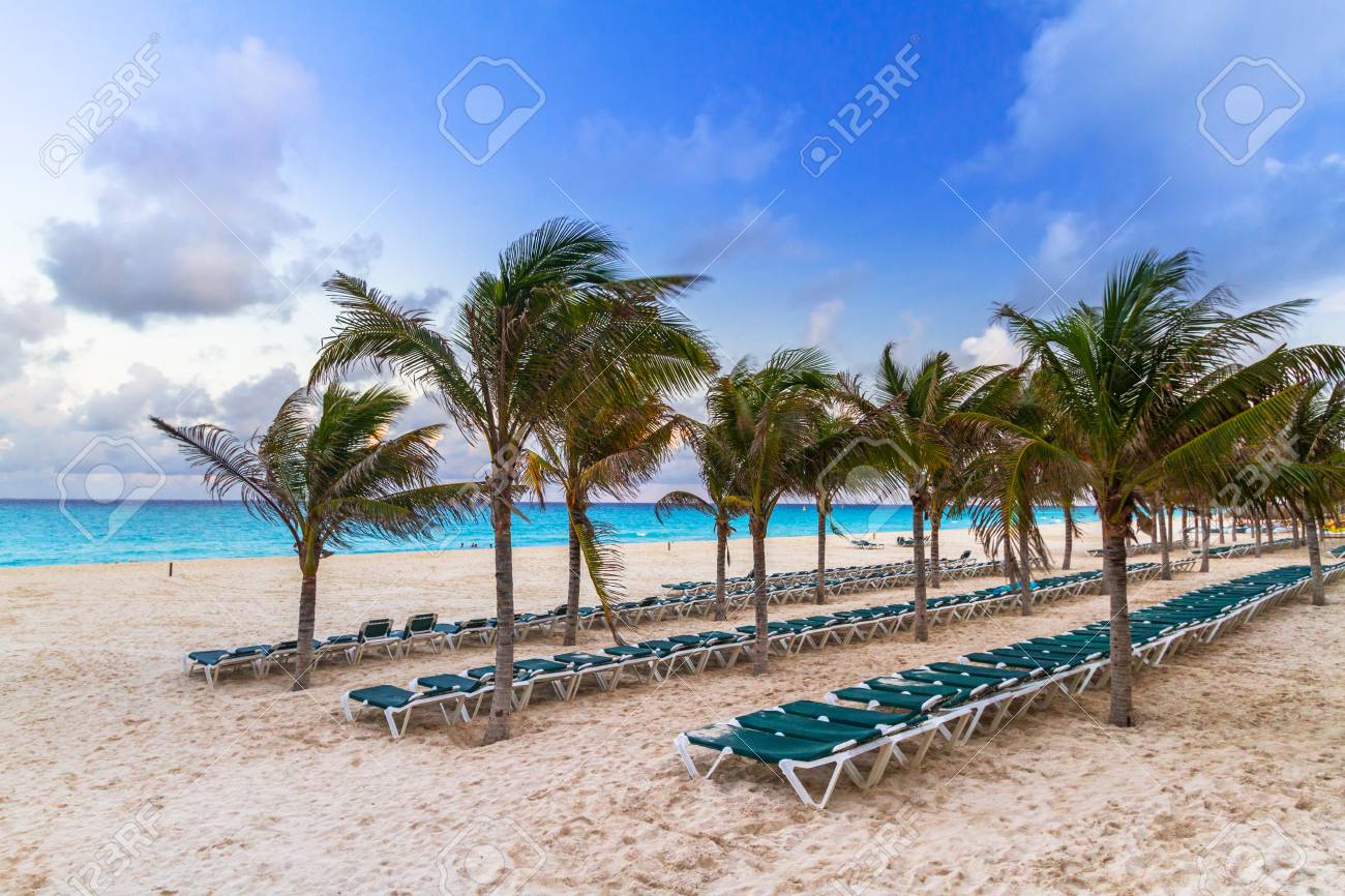 カリブ海 メキシコのプラヤ デル カルメンのビーチの日の出 の写真素材 画像素材 Image カリブ海 メキシコのプラヤ デル カルメンのビーチの日の出 の写真素材 画像素材 Image