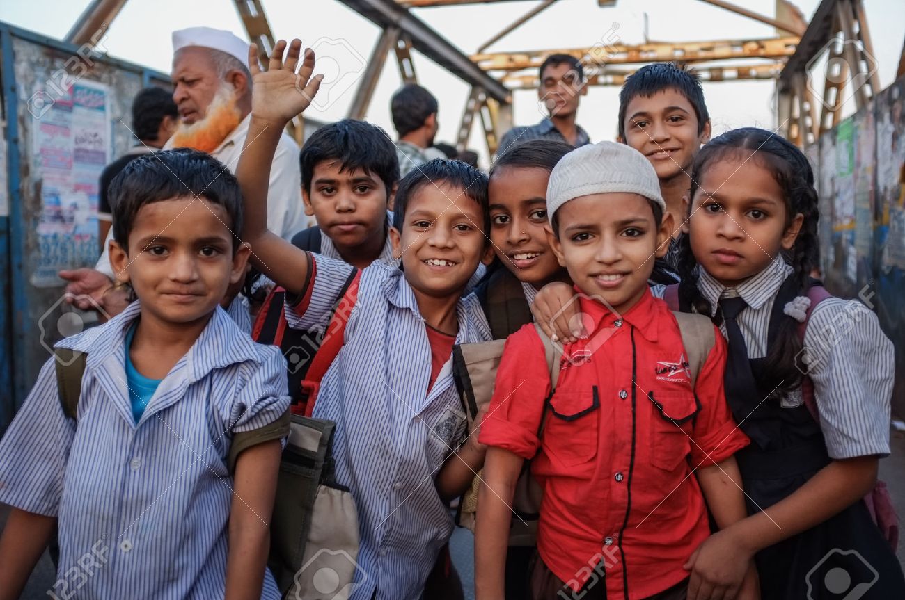 ムンバイ インド 15 年 1 月 12 日 Dharavi のスラム街の放課後インドの子供たち の写真素材 画像素材 Image