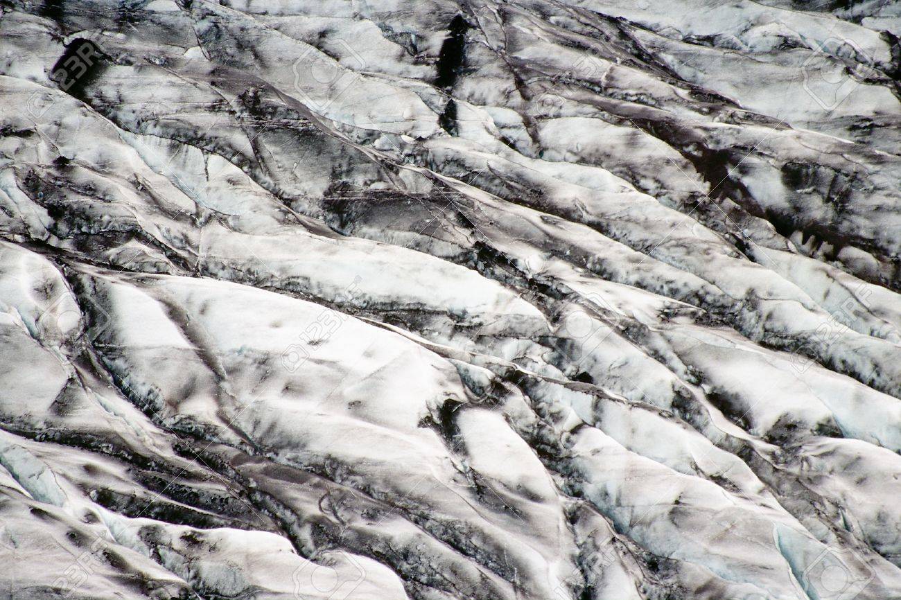 スカフタフェットル国立公園 アイスランド 浸食から黒のストライプと Skaftafellsjokull の氷河クレバス の写真素材 画像素材 Image スカフタフェットル国立公園 アイスランド 浸食から黒のストライプと Skaftafellsjokull の氷河クレバス の写真素材 画像素材 Image