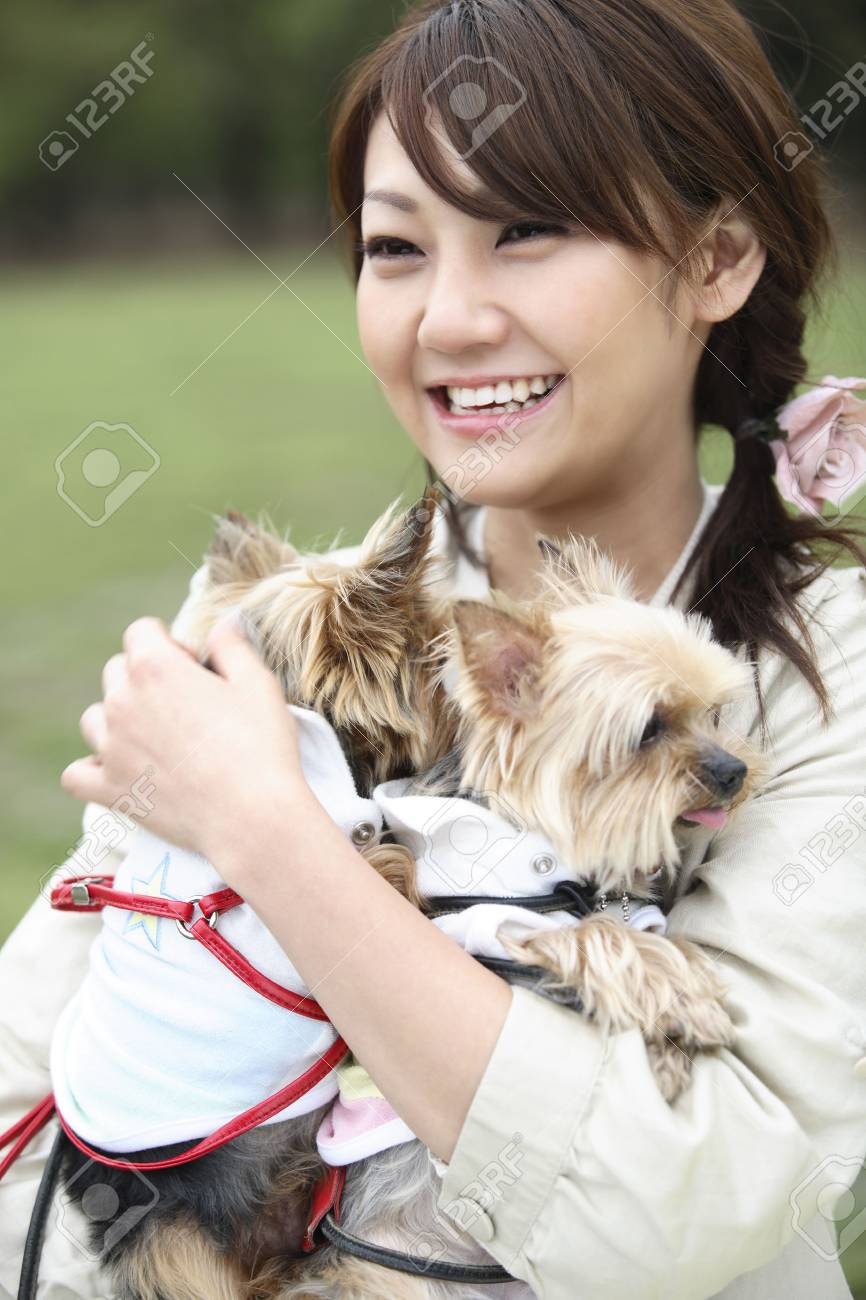 여자와 개 로열티 무료 사진, 그림, 이미지 그리고 스톡포토그래피. Image 39738206