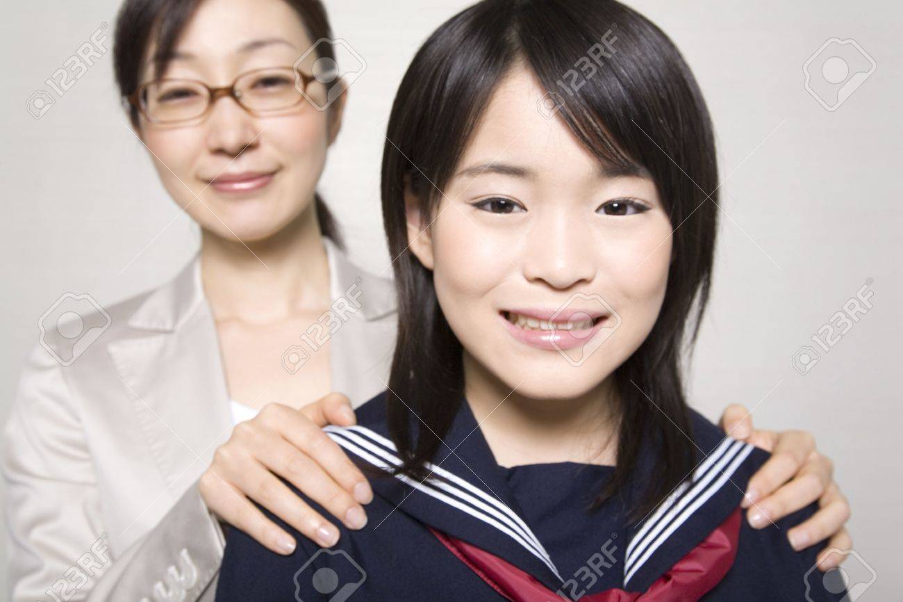 日本の女子高生と彼女のプライベートの先生 の写真素材 画像素材 Image