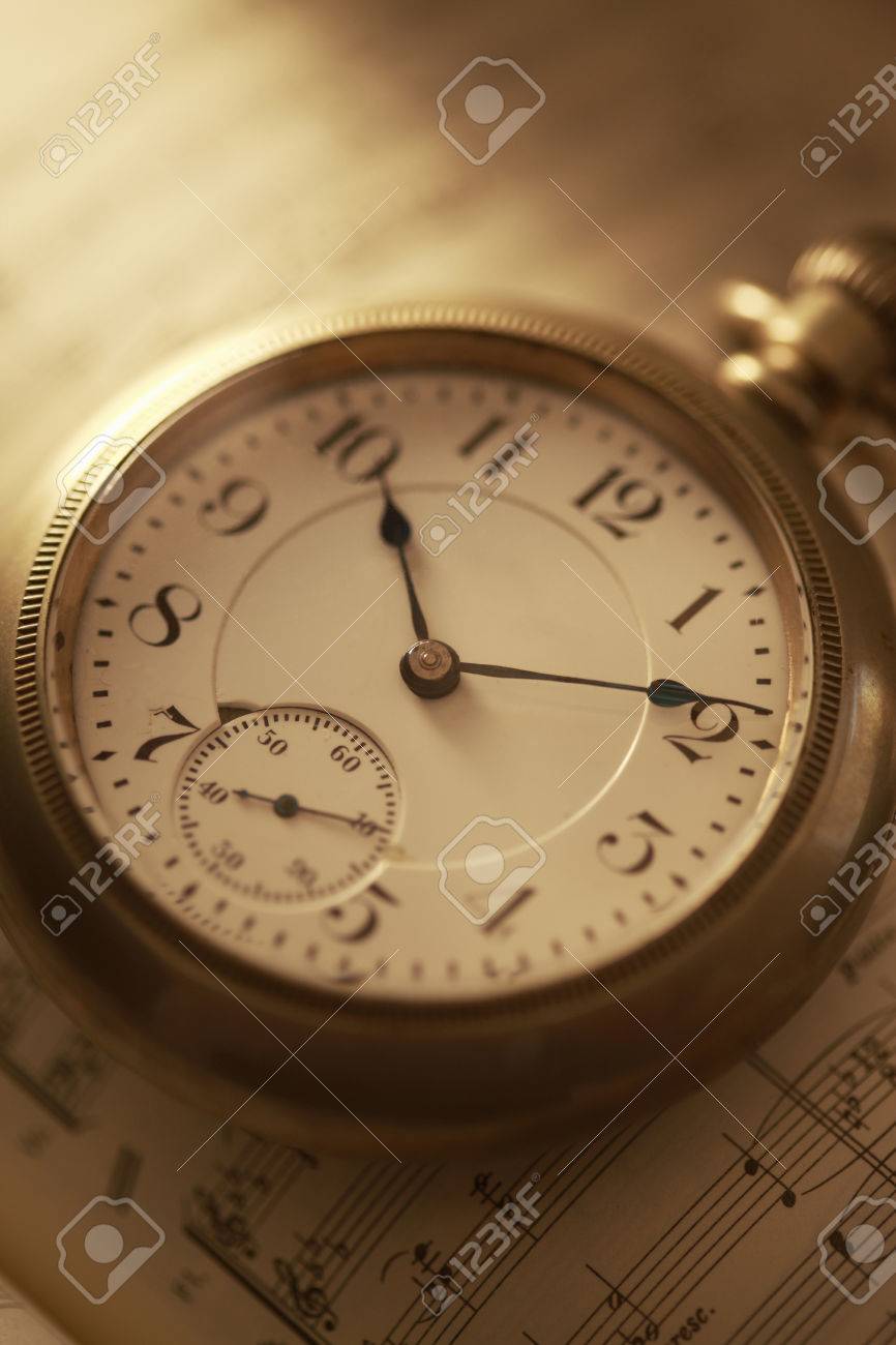 ポケット時計 音楽 の写真素材 画像素材 Image