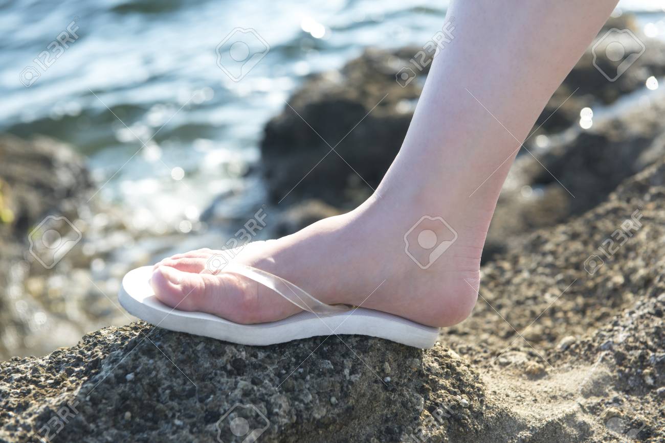 女性の足 の写真素材 画像素材 Image