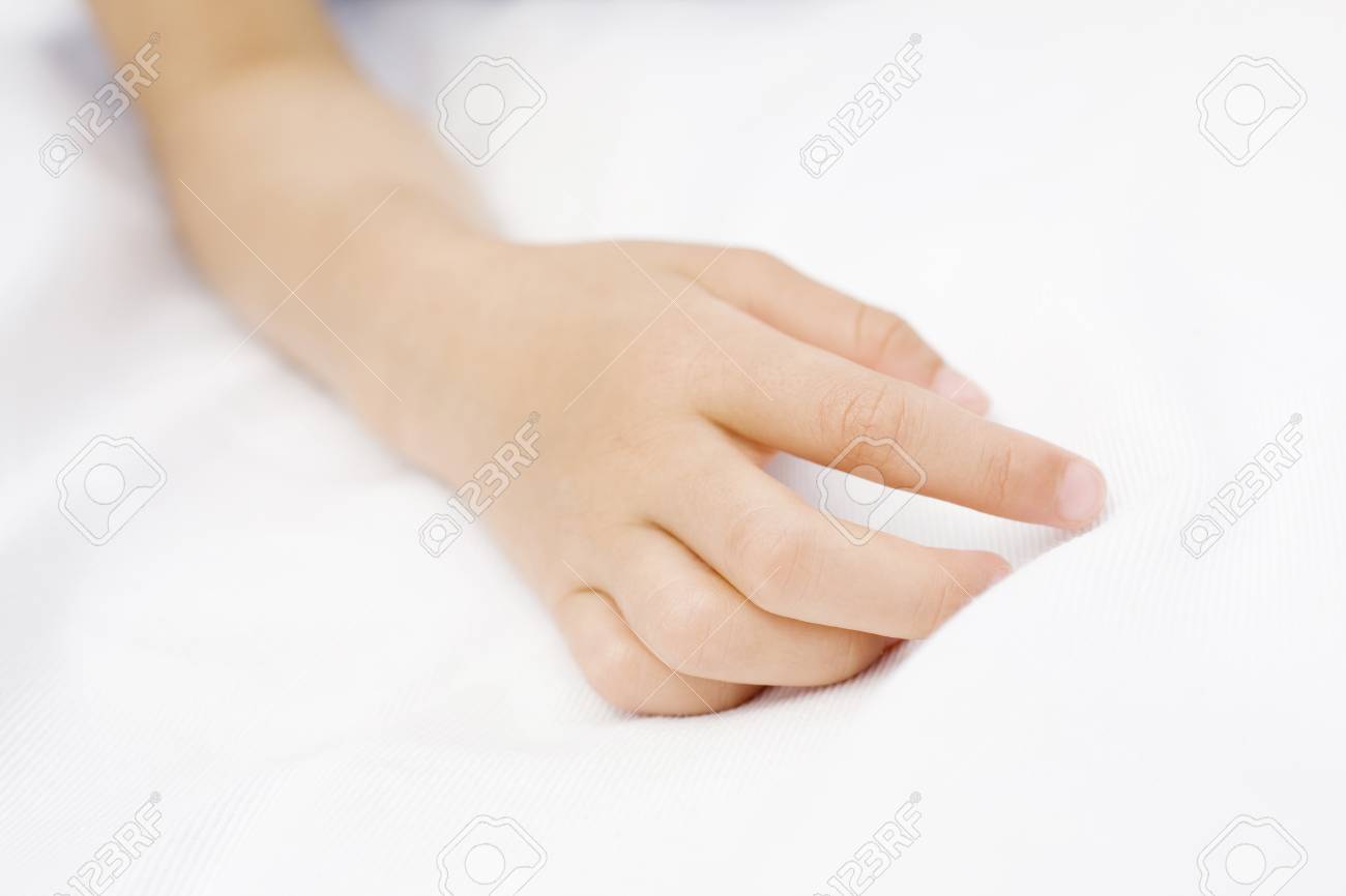 女の子の手 の写真素材 画像素材 Image