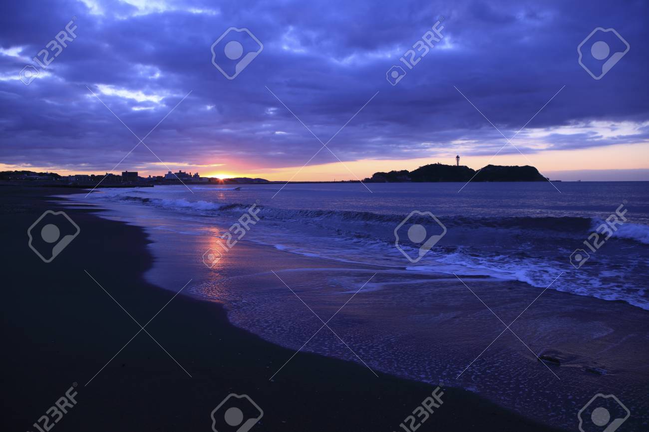 夜明けの江ノ島 の写真素材 画像素材 Image 夜明けの江ノ島 の写真素材 画像素材 Image