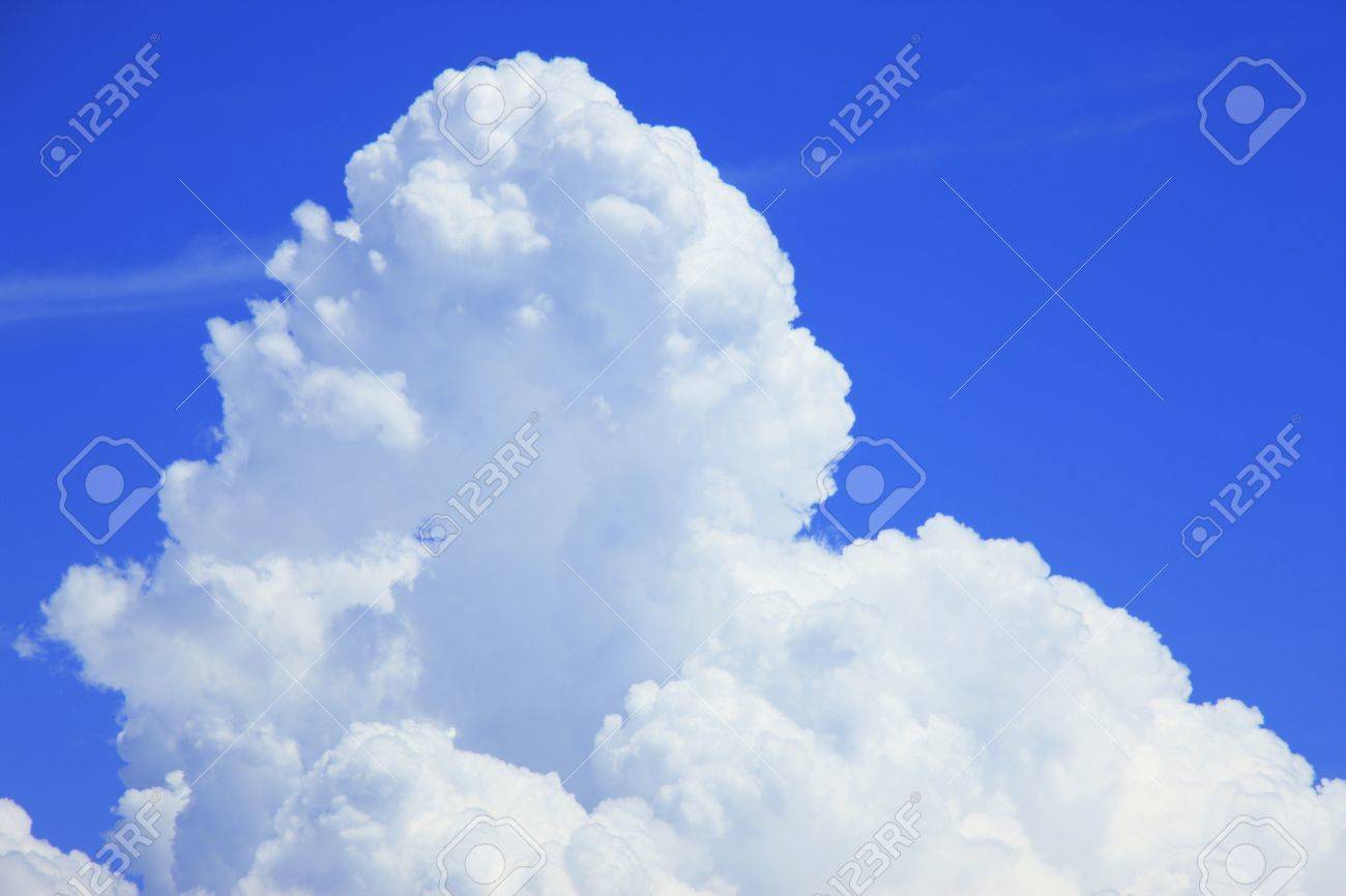 Towering Cloud In Summerの写真素材・画像素材 Image 40059643