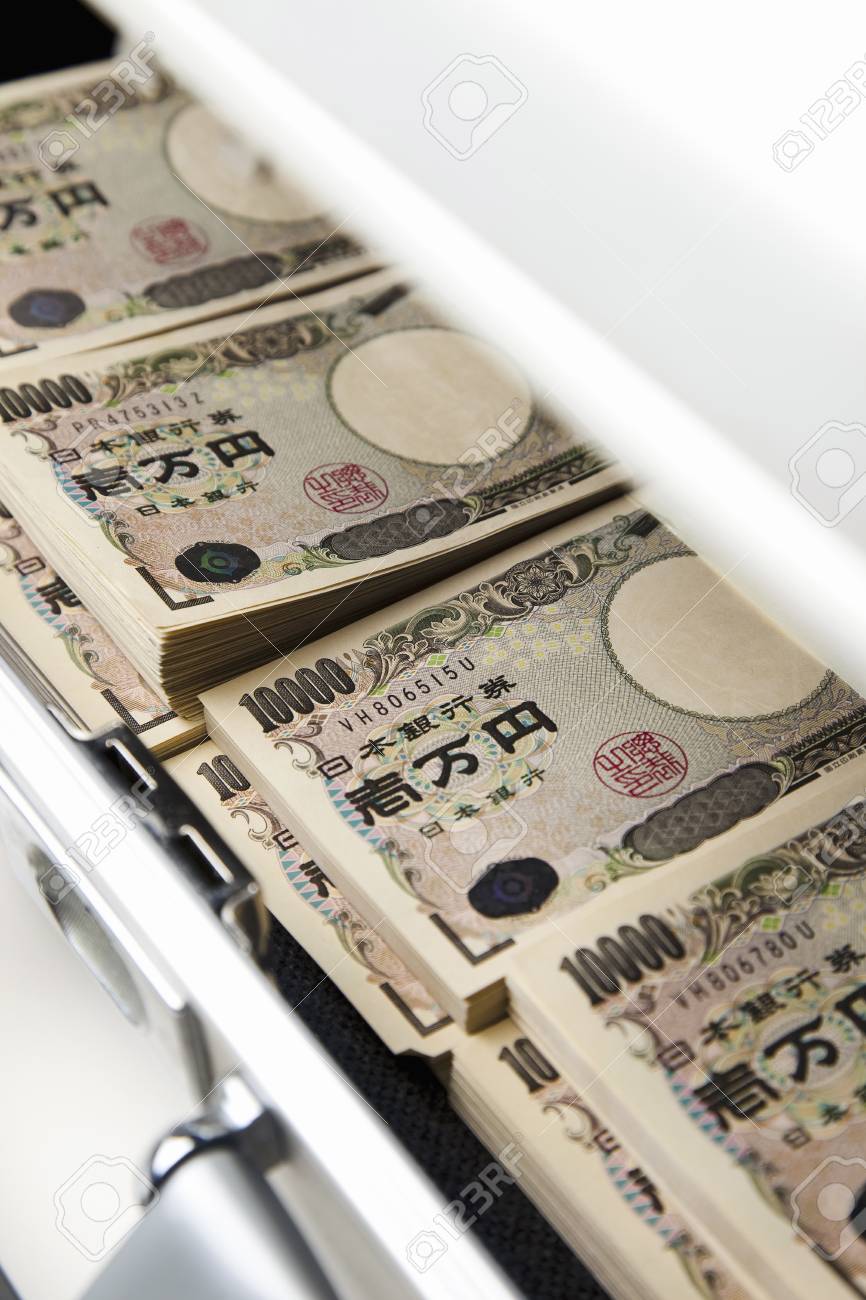 アタッシュ ケースと札束 の写真素材 画像素材 Image アタッシュ ケースと札束 の写真素材 画像素材 Image