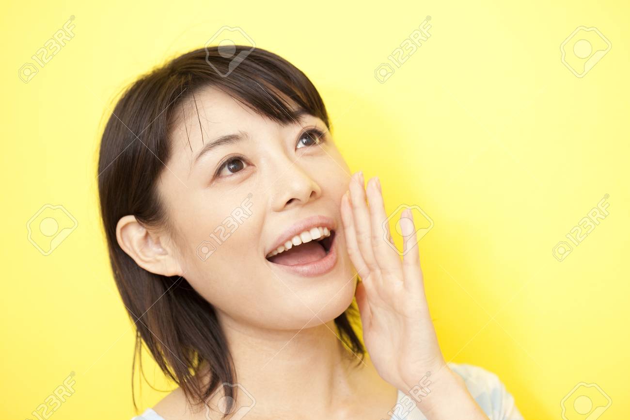 女性が息を吐く の写真素材 画像素材 Image 女性が息を吐く の写真素材 画像素材 Image