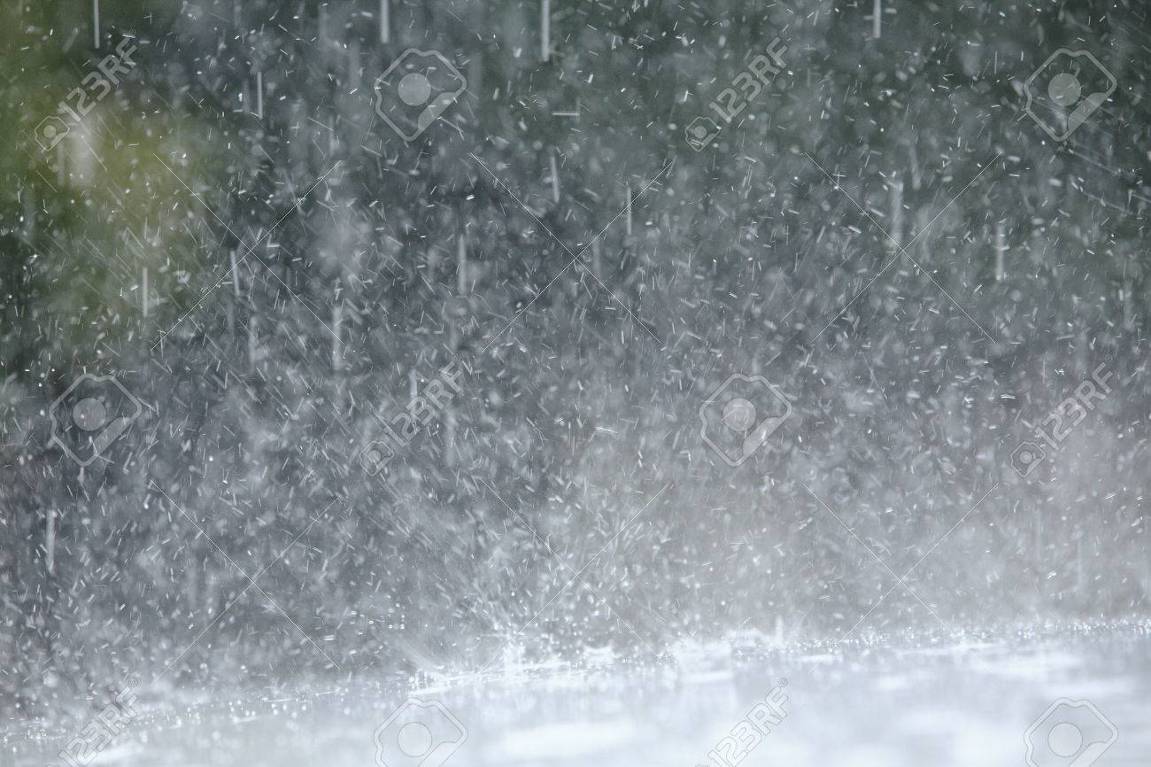 폭우 로열티 무료 사진, 그림, 이미지 그리고 스톡포토그래피 ...