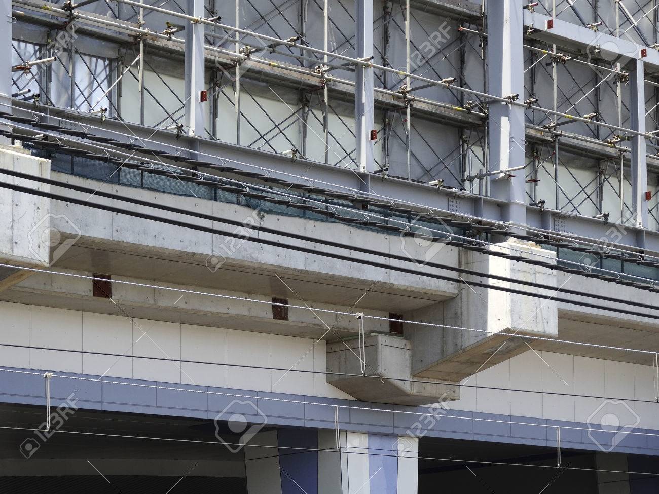 Los Trabajos De Instalacion De La Via Ferrea De La Pared