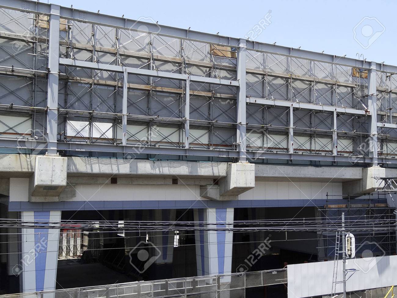 Los Trabajos De Instalacion De La Via Ferrea De La Pared