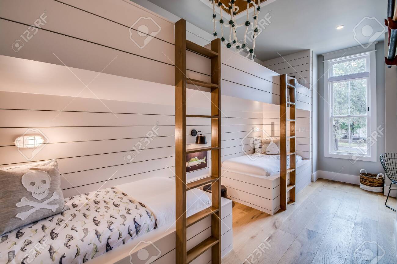 Built In Bunk Beds With Ladder And Shiplap On Walls Stock Photo, Picture  and Royalty Free Image. Image 152883862., image size:1300x866