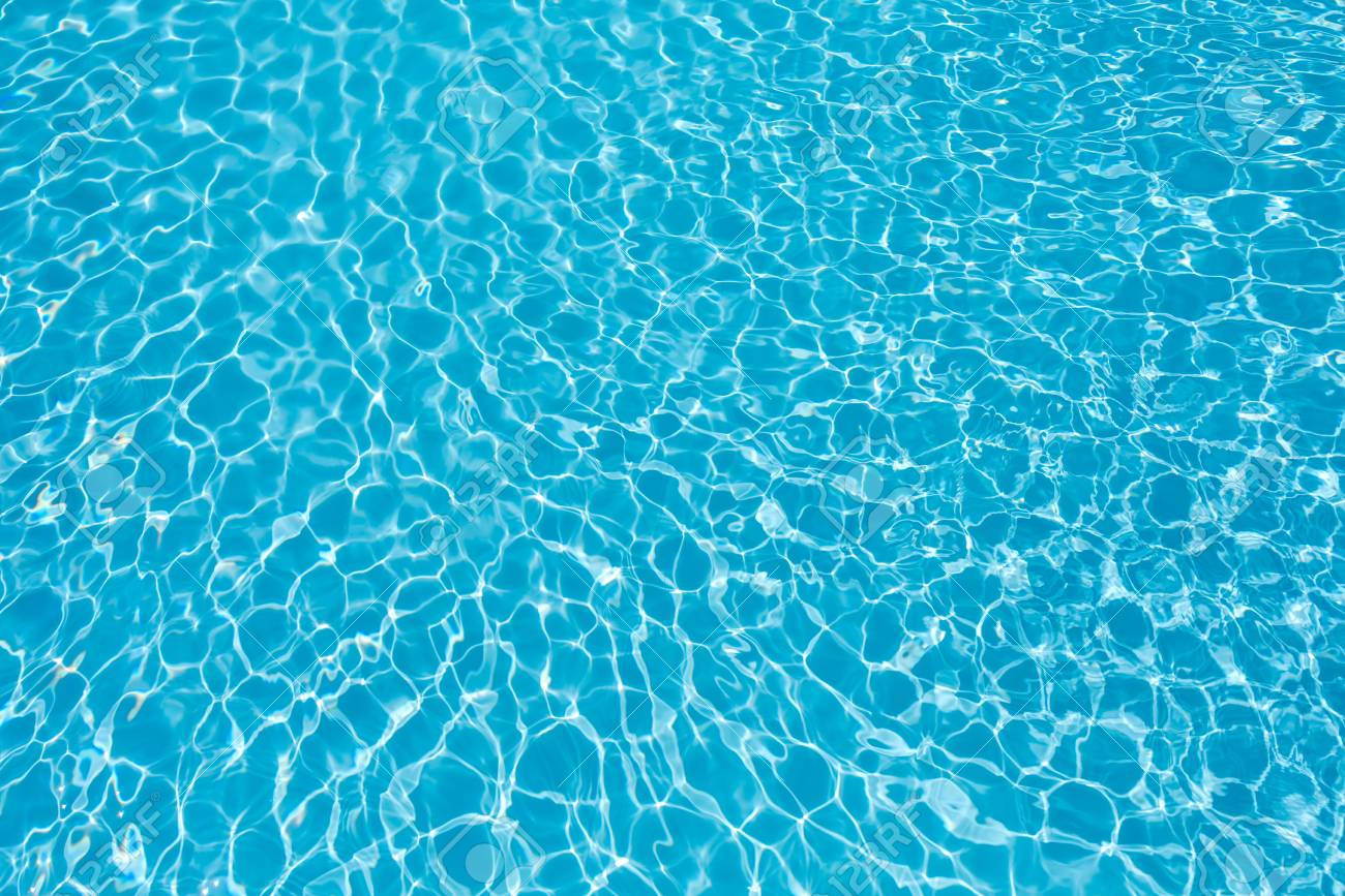 수영장에서 리플 수면과 태양 반사 로열티 무료 사진, 그림, 이미지 그리고 스톡포토그래피. Image 52209206