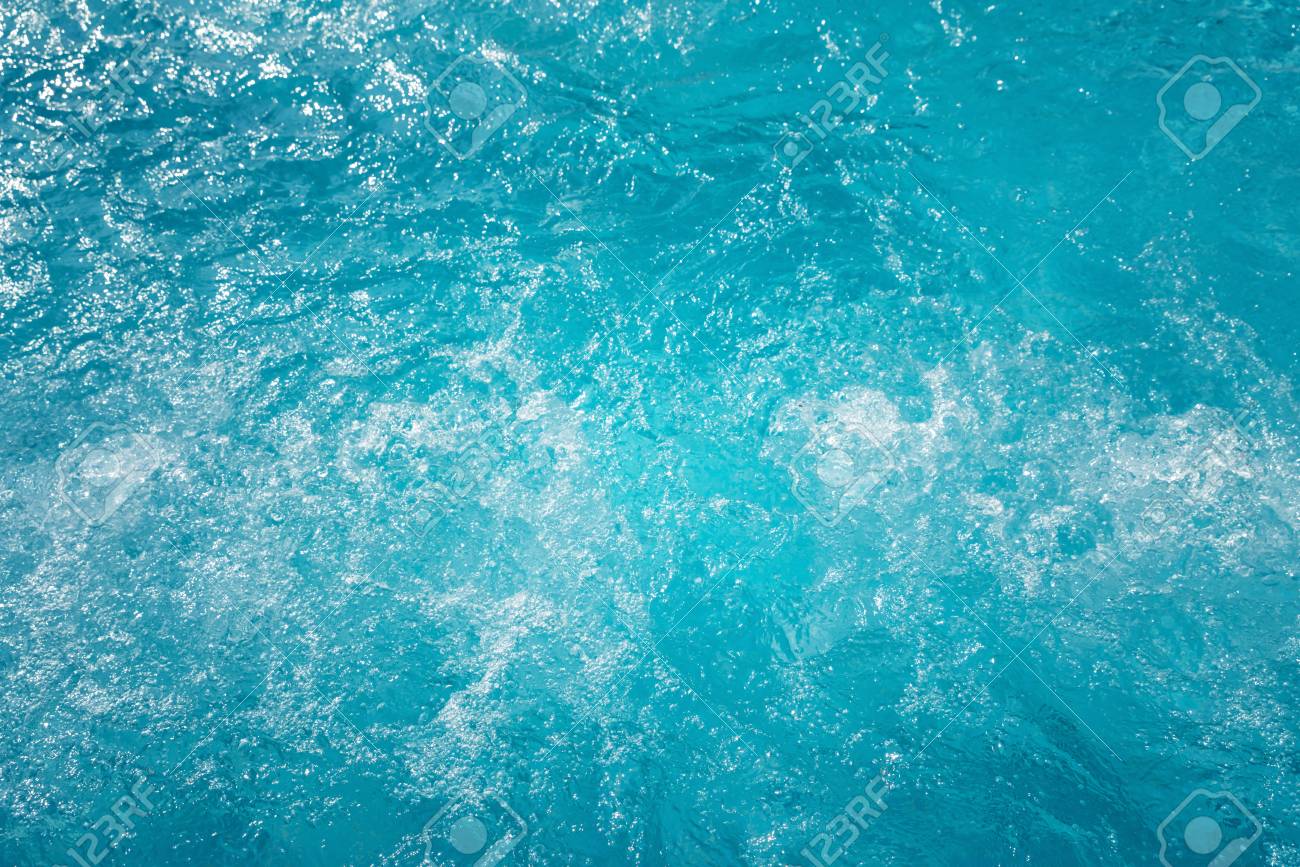 아름 다운 리플 웨이브 및 수영장에서 물 표면 로열티 무료 사진, 그림, 이미지 그리고 스톡포토그래피. Image 66246440