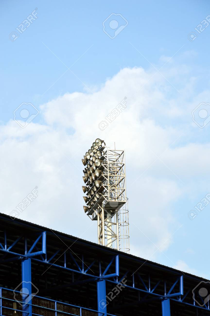 スタジアム ライト の写真素材 画像素材 Image