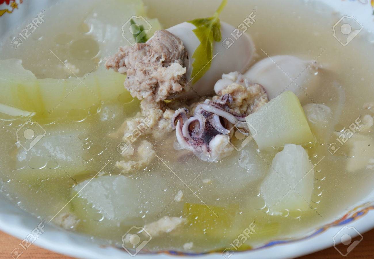 冬瓜とイカの詰め物スープ ボウル の写真素材 画像素材 Image 56297054