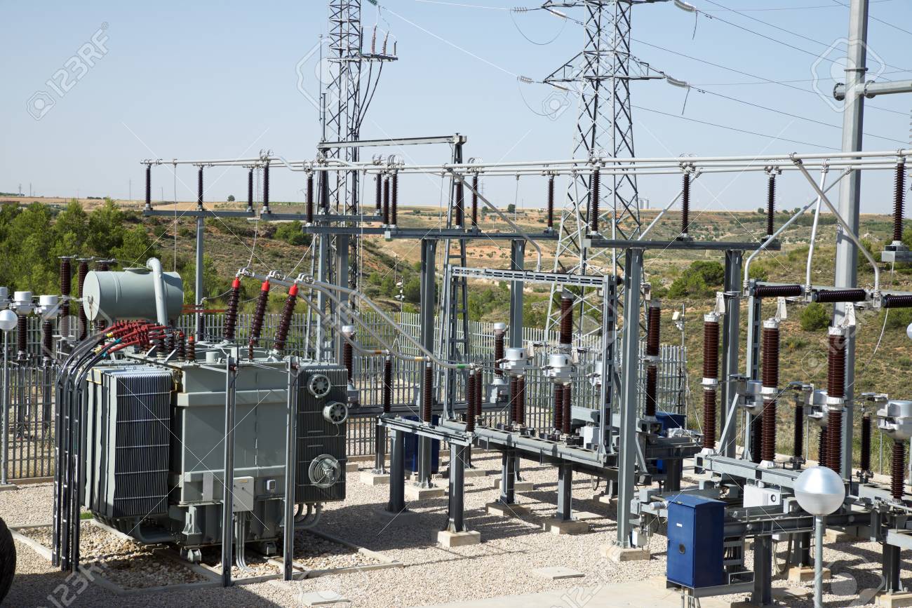 Primer Plano De Una Subestación Eléctrica, Provincia De Toledo, Castilla La Mancha, España. Fotos, Retratos, Imágenes Y Fotografía De Archivo Libres De Derecho. Image 64911721.