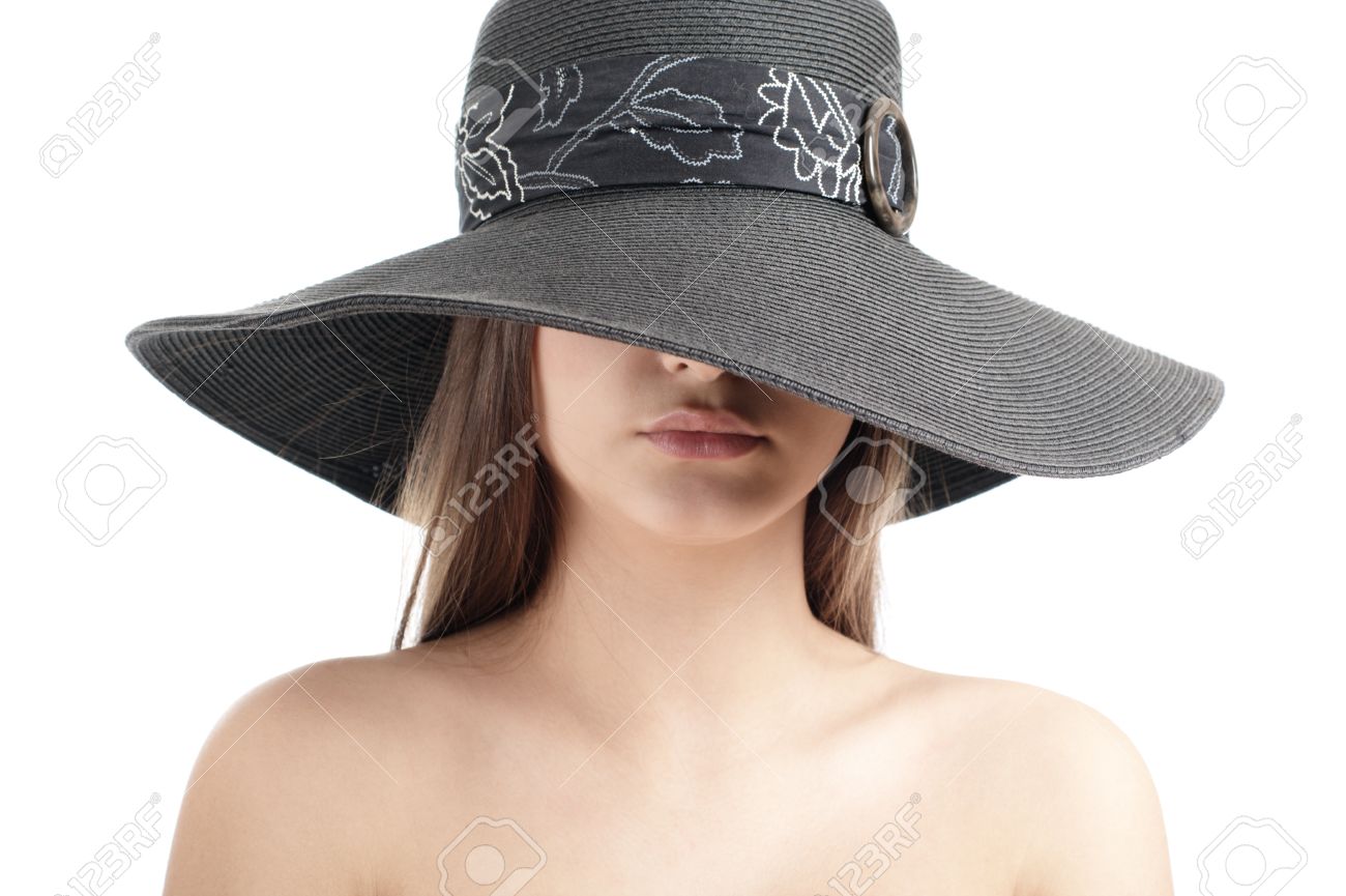 Un Étranger Femme Au Chapeau Avec Des Yeux Cachés, Isolé Sur Fond Blanc  Banque D'images Et Photos Libres De Droits. Image 8884770.