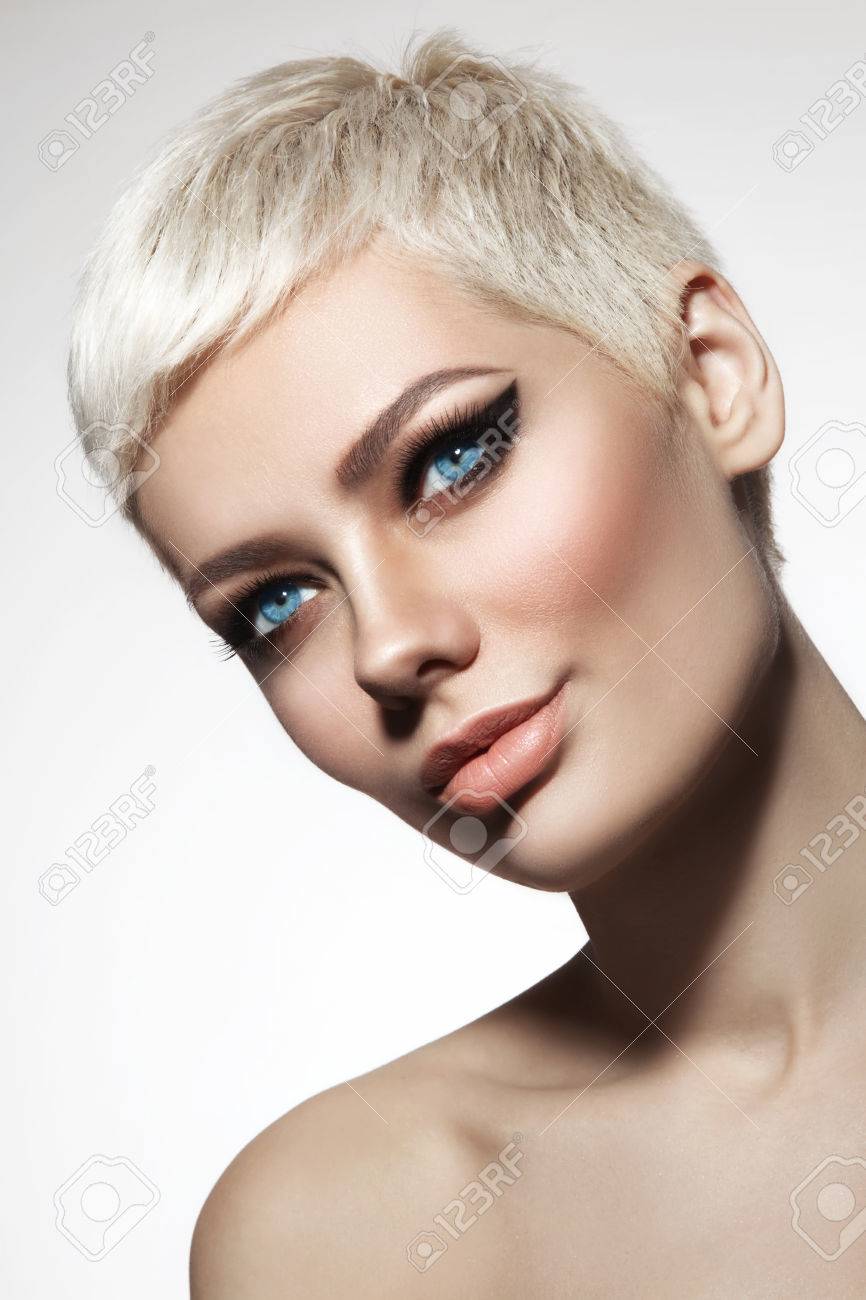 Featured image of post Coupe Garçonne Femme Blonde