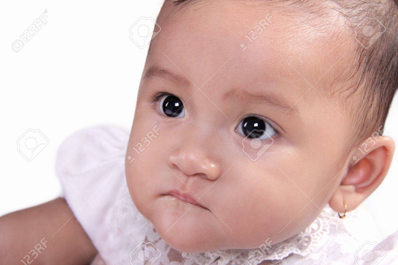 Close Up Visage D Un Bebe Asiatique Avec Une Expression Serieuse Yeux Fixes Isole Sur Fond Blanc Banque D Images Et Photos Libres De Droits Image Close Up Visage D Un Bebe Asiatique Avec Une Expression Serieuse Yeux Fixes Isole Sur Fond Blanc Banque D Images Et Photos Libres De Droits Image