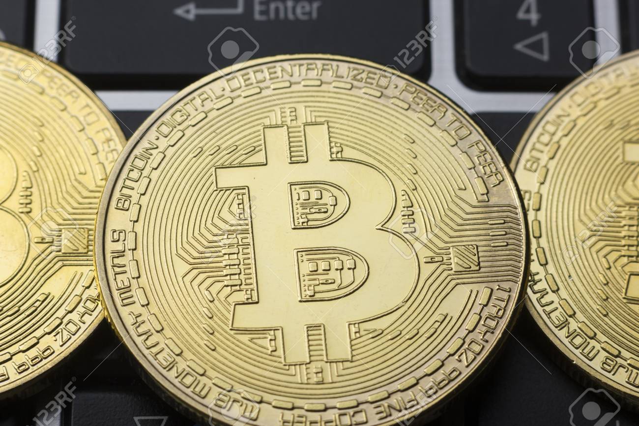 金貨ビットコイン 暗号通貨の概念 仮想通貨の背景 の写真素材 画像素材 Image