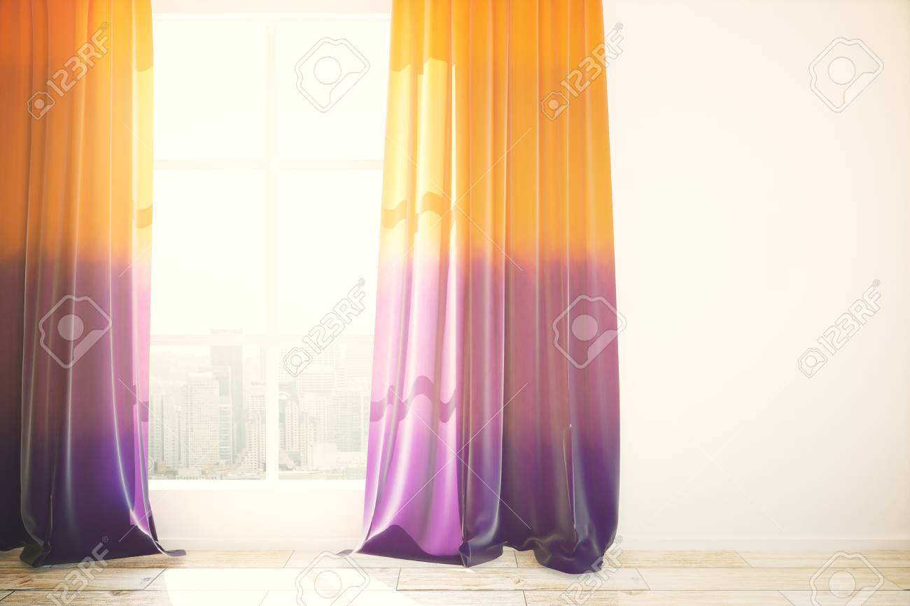 Fenêtre Avec Vue Sur La Ville Et Rideaux Violets Dans Un Intérieur ... Fenêtre Avec Vue Sur La Ville Et Rideaux Violets Dans Un Intérieur ...