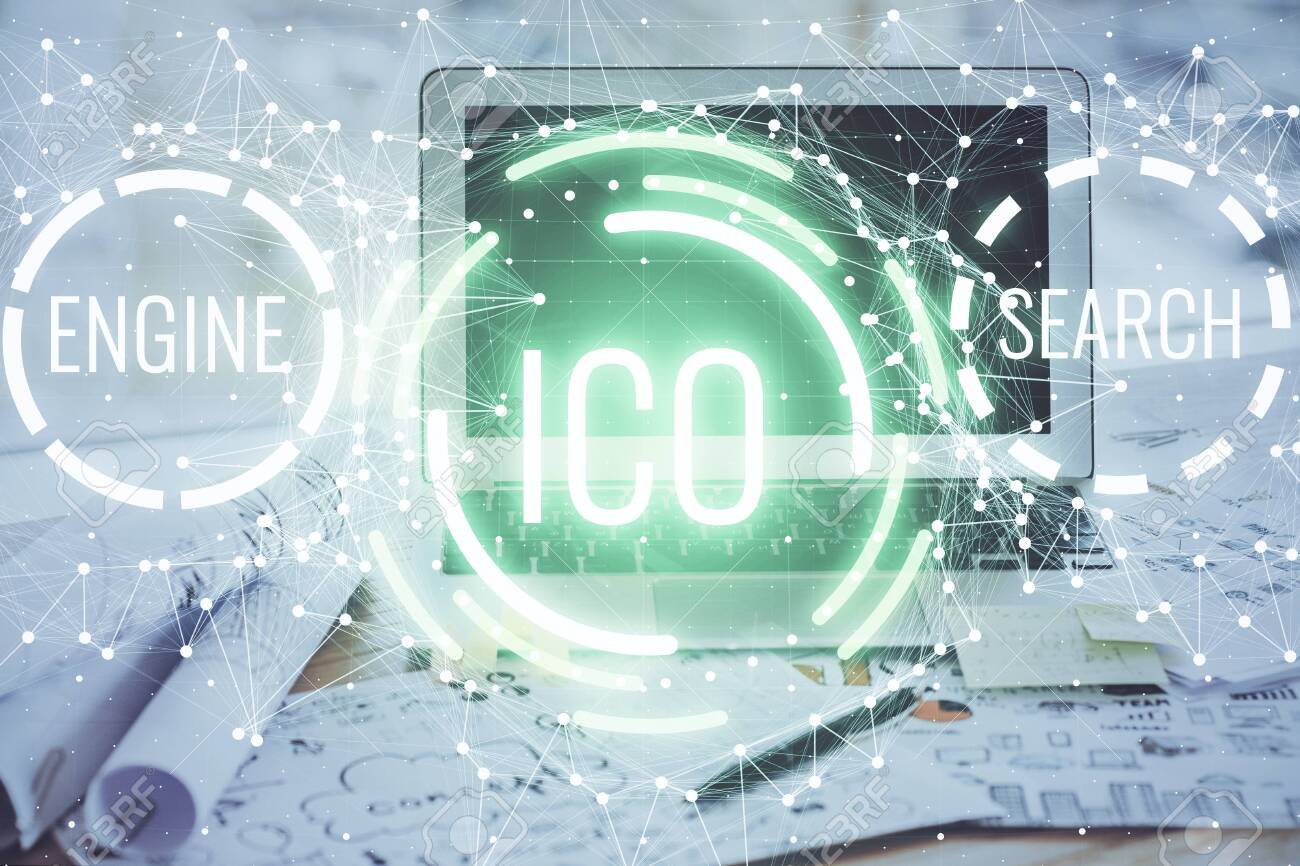 비트코인 암호화 통화의 컴퓨터 배경 개념을 갖춘 블록체인 테마 홀로그램과 테이블의 이중 노출 로열티 무료 사진, 그림, 이미지 그리고  스톡포토그래피. Image 139818120