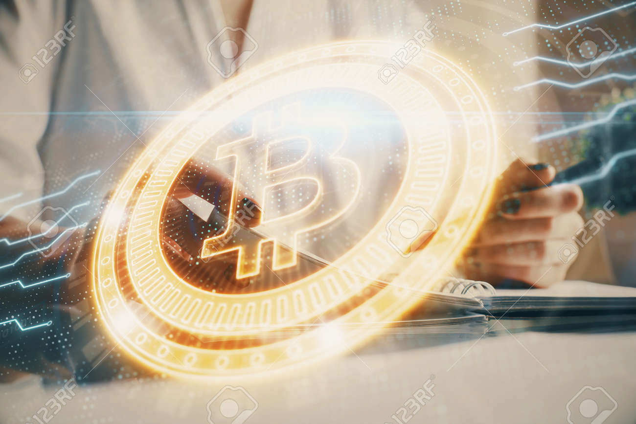 블록체인 다중 노출의 배경 개념을 메모하는 손에 대한 암호화폐 홀로그램 비트코인 Ico 테마 로열티 무료 사진, 그림, 이미지 그리고  스톡포토그래피. Image 158346663
