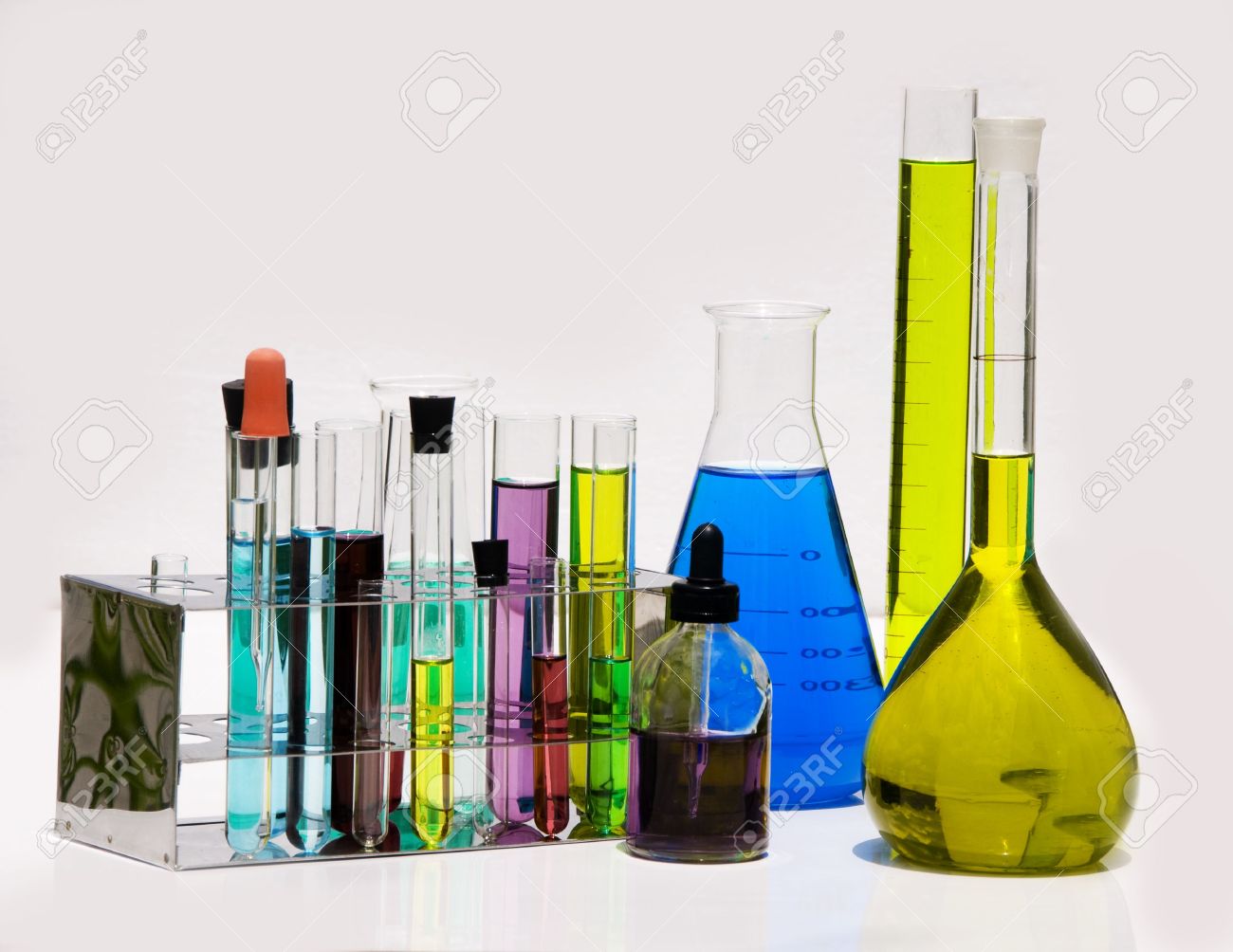 ビーカー フラスコを含む実験装置のコレクション の写真素材 画像素材 Image