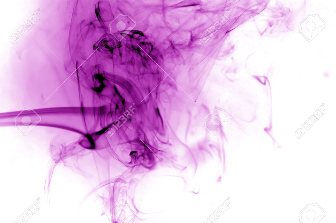 白地に紫の煙 の写真素材 画像素材 Image