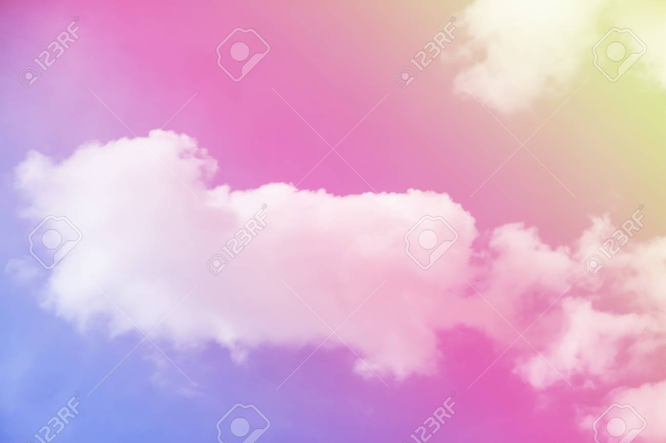 幻想的な空とカラフルな雲 の写真素材 画像素材 Image