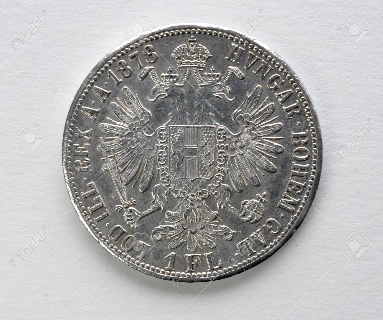 オーストリア・ハンガリー帝国　シルバーコンパクト　純銀 オーストリア = ハンガリー帝国の銀貨の写真素材・画像素材 Image 26524103