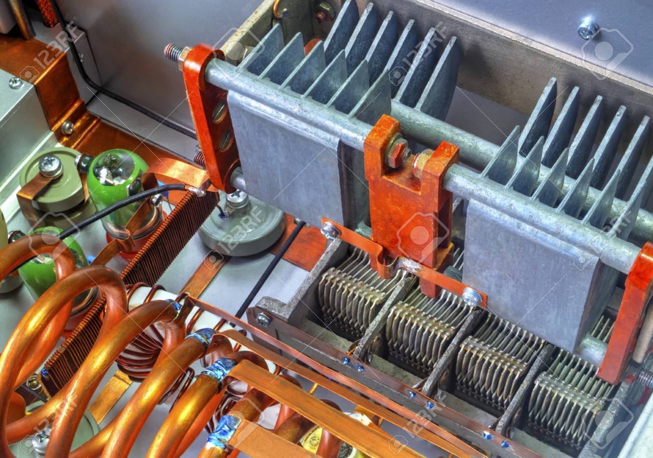 진공관 단파 전력 증폭기 - 내부 보기 로열티 무료 사진, 그림, 이미지 그리고 스톡포토그래피. Image 127418927