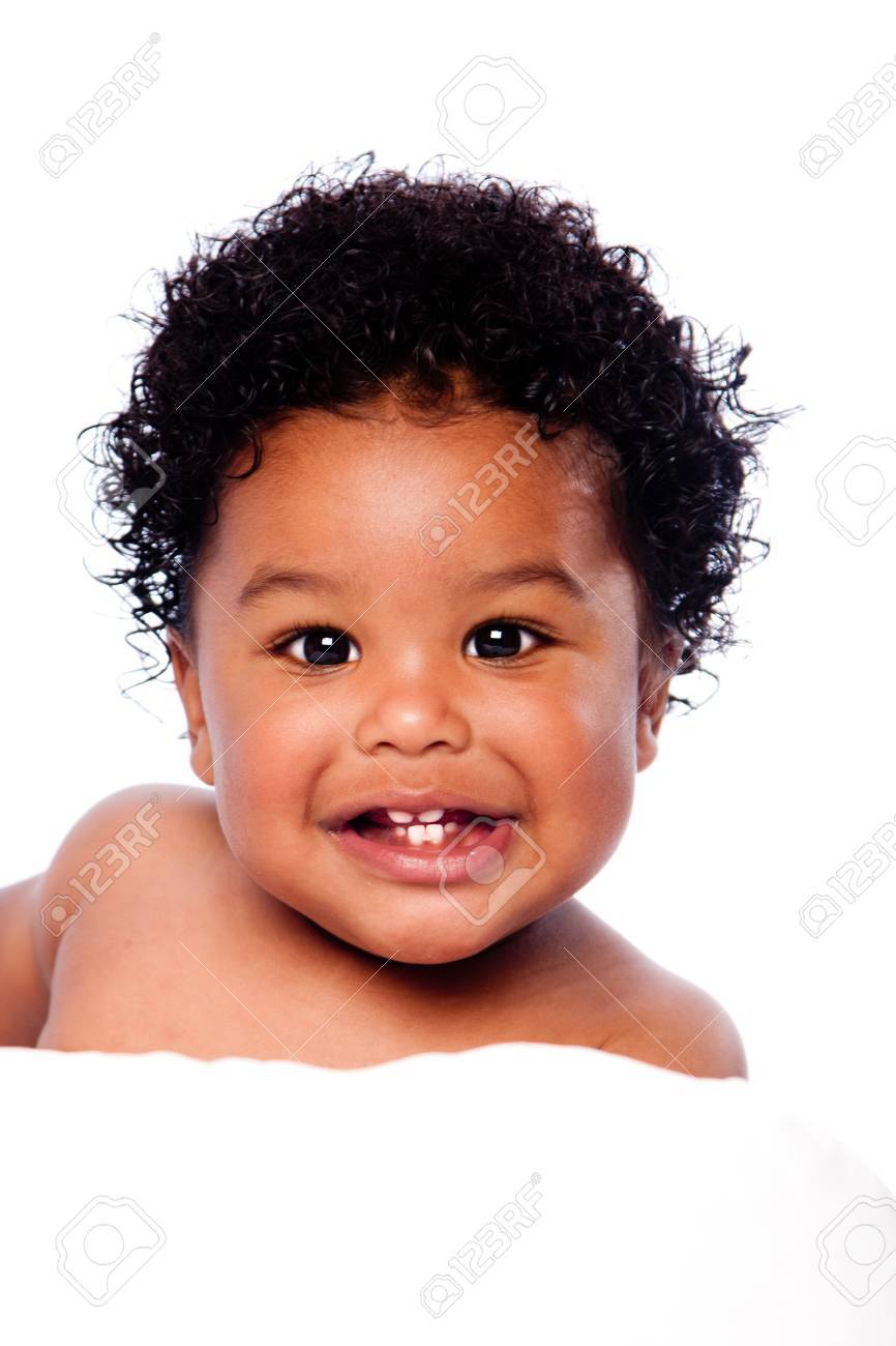 Happy Smiling Jolie Adorable Dentelle Visage Bebe Montrant Des Dents De Lait Avec Des Cheveux Boucles Banque D Images Et Photos Libres De Droits Image