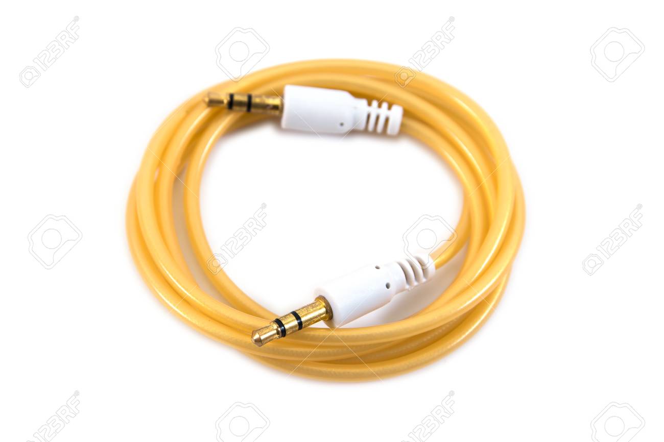3 5 Mm オーディオ ジャック プラグが白い背景で隔離 絶縁ケーブルの白のオーディオ ジャック の写真素材 画像素材 Image