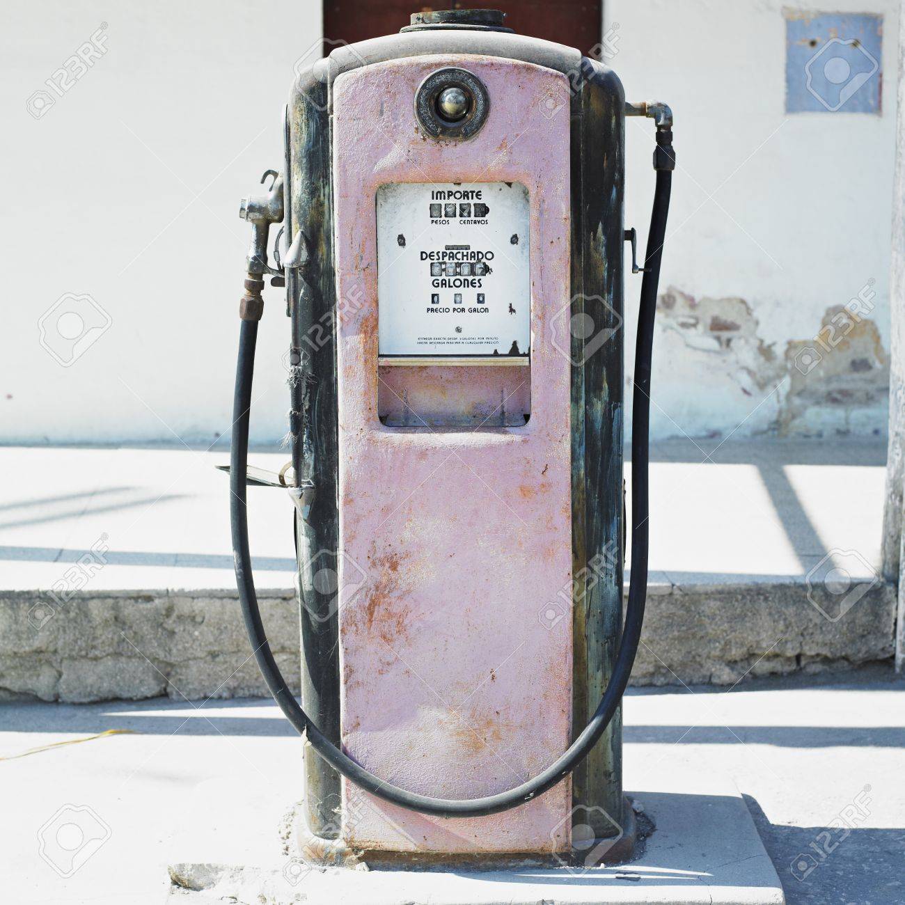 古いガソリン スタンド Holgu N キューバ の写真素材 画像素材 Image 309